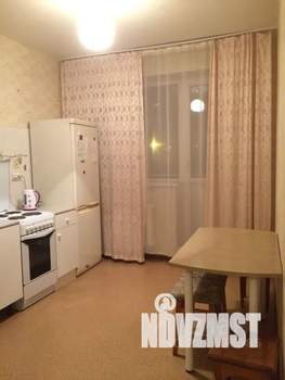 1-к квартира, посуточно, 37м2, 3/10 этаж