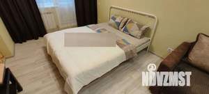 1-к квартира, посуточно, 44м2, 17/27 этаж