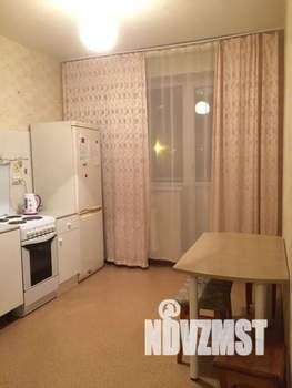 1-к квартира, посуточно, 37м2, 3/10 этаж