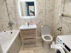 Студия квартира, посуточно, 40м2, 17/25 этаж