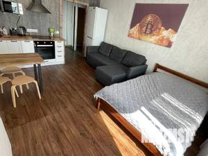 Студия квартира, посуточно, 35м2, 10/25 этаж