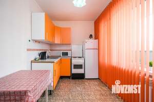 1-к квартира, посуточно, 38м2, 1/1 этаж