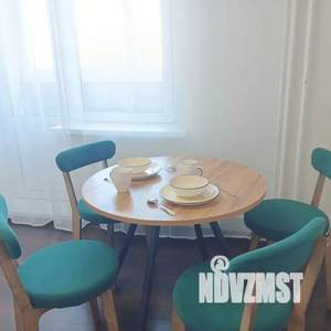 1-к квартира, посуточно, 39м2, 8/18 этаж
