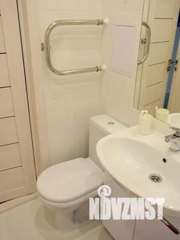 Студия квартира, посуточно, 32м2, 1/3 этаж