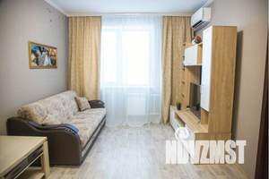 2-к квартира, посуточно, 42м2, 20/25 этаж
