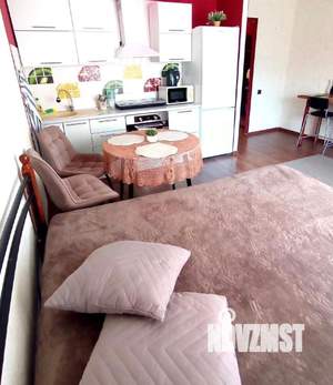 1-к квартира, посуточно, 45м2, 1/1 этаж