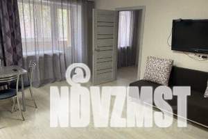 2-к квартира, посуточно, 50м2, 2/5 этаж