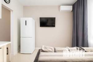 Студия квартира, посуточно, 41м2, 6/18 этаж