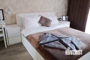 2-к квартира, посуточно, 42м2, 16/20 этаж