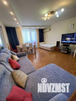 3-к квартира, посуточно, 88м2, 1/1 этаж