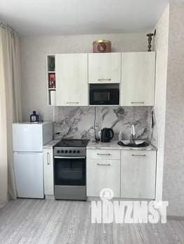 Студия квартира, посуточно, 32м2, 2/17 этаж