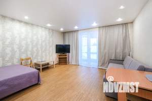 Студия квартира, посуточно, 34м2, 1/18 этаж