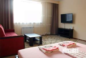 1-к квартира, посуточно, 40м2, 1/1 этаж