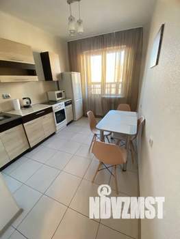 1-к квартира, посуточно, 40м2, 7/25 этаж