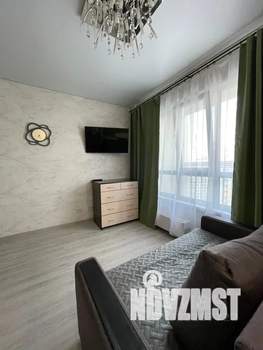 Студия квартира, посуточно, 36м2, 16/17 этаж