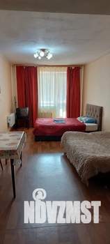 Студия квартира, посуточно, 30м2, 1/15 этаж