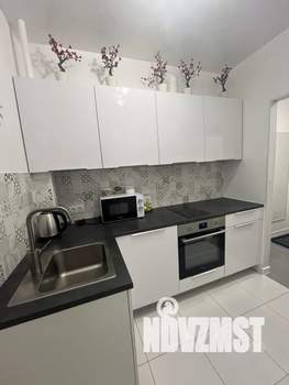 2-к квартира, посуточно, 40м2, 18/25 этаж