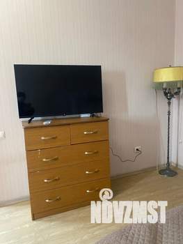 Студия квартира, посуточно, 40м2, 1/5 этаж