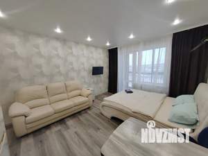 Студия квартира, посуточно, 31м2, 7/25 этаж