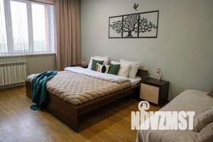 2-к квартира, посуточно, 47м2, 8/24 этаж