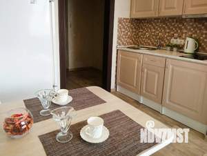 Студия квартира, посуточно, 30м2, 23/25 этаж