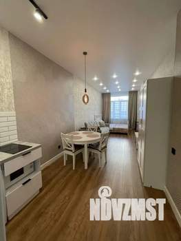 Студия квартира, посуточно, 42м2, 2/19 этаж