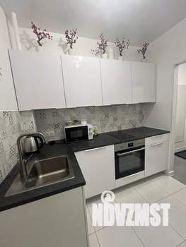 2-к квартира, посуточно, 40м2, 18/25 этаж