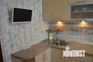 1-к квартира, посуточно, 42м2, 7/10 этаж