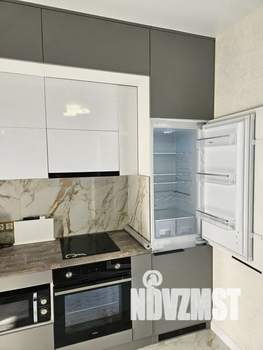 Студия квартира, посуточно, 28м2, 3/25 этаж