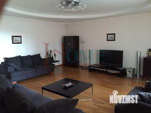 3-к квартира, на длительный срок, 124м2, 4/7 этаж