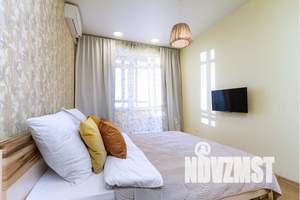 2-к квартира, посуточно, 67м2, 23/25 этаж