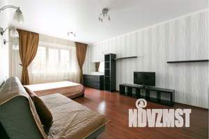 1-к квартира, посуточно, 42м2, 2/10 этаж