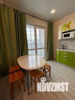 Студия квартира, посуточно, 36м2, 16/17 этаж