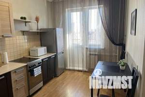 1-к квартира, посуточно, 40м2, 2/17 этаж