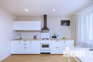 Студия квартира, посуточно, 42м2, 4/25 этаж