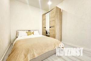 1-к квартира, посуточно, 42м2, 13/25 этаж