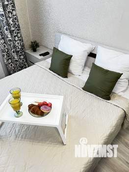 Студия квартира, посуточно, 30м2, 1/12 этаж