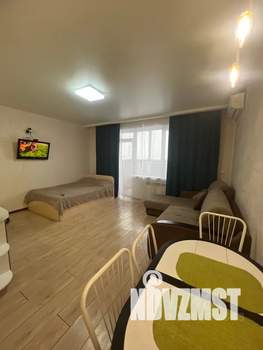 Студия квартира, посуточно, 30м2, 13/25 этаж