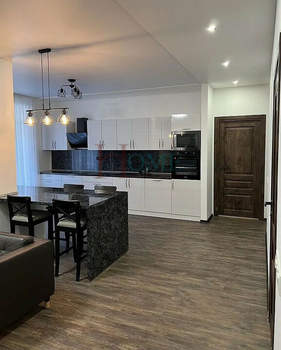 3-к квартира, на длительный срок, 130м2, 1/5 этаж