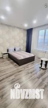 1-к квартира, посуточно, 43м2, 7/18 этаж