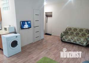 Студия квартира, посуточно, 32м2, 1/4 этаж
