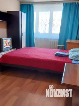 1-к квартира, посуточно, 35м2, 6/9 этаж