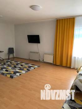 Студия квартира, посуточно, 50м2, 1/3 этаж