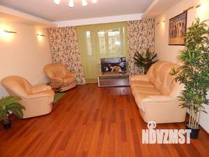 1-к квартира, посуточно, 140м2, 1/1 этаж