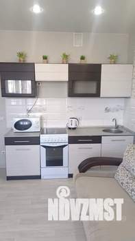 Студия квартира, посуточно, 25м2, 19/19 этаж