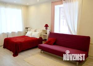 Студия квартира, посуточно, 32м2, 1/3 этаж