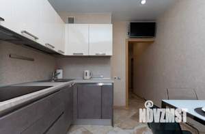 1-к квартира, посуточно, 37м2, 21/25 этаж