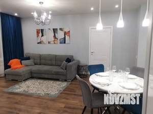 2-к квартира, посуточно, 68м2, 3/25 этаж