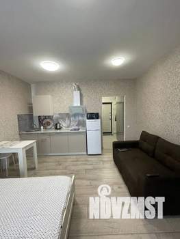 Студия квартира, посуточно, 38м2, 15/19 этаж