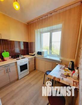 1-к квартира, посуточно, 32м2, 4/5 этаж